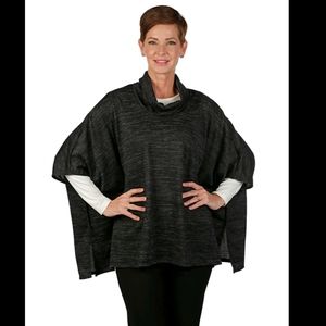 NWOT Mr Max Oversized one sz poncho
